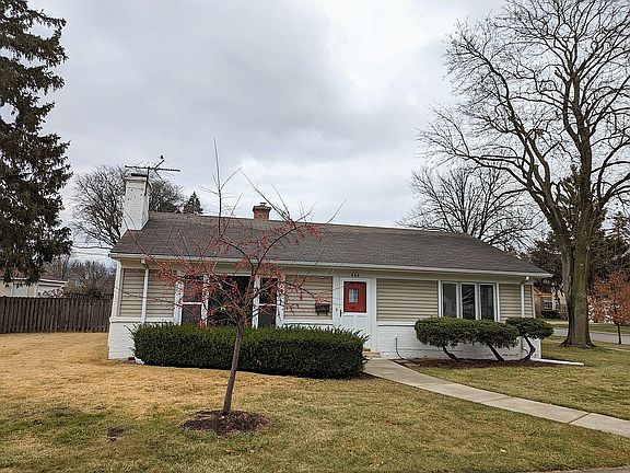 2nd image of 404 W Oakton St