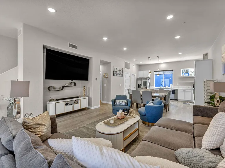 150 Rissone Ln #1 — Photo 17