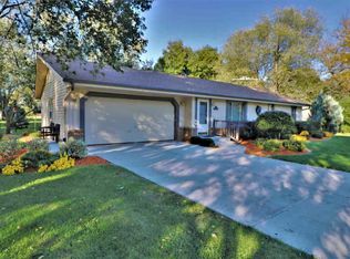 4602 Terrang Trl, Machesney Park, IL 61115