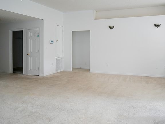 2nd image of 1614 Fenwick Ave