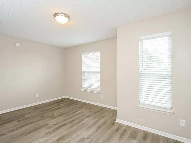 8636 Wheatfield Dr — Photo 7