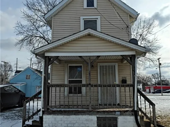 1456 Harrisburg Rd NE, Canton, OH 44705