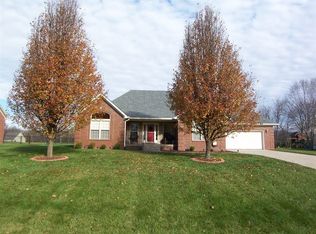 121 Locust Grove Ct, Bardstown, KY 40004