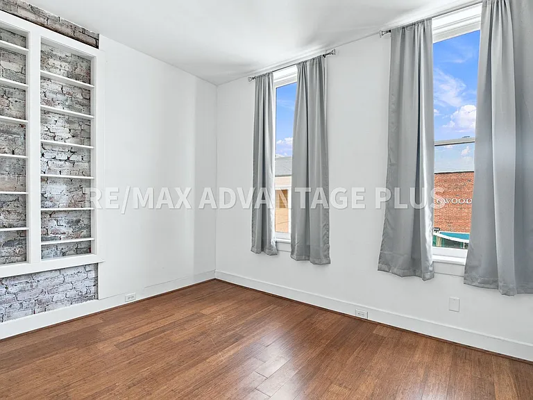 142 N Main St — Photo 33