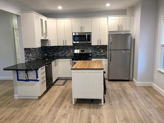 2nd image of 507 Laurelton Blvd Floor 1