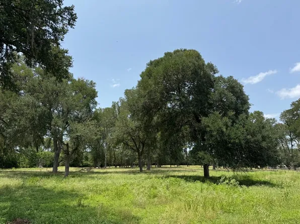 220 Bybee Rd, Round Top, TX 78954