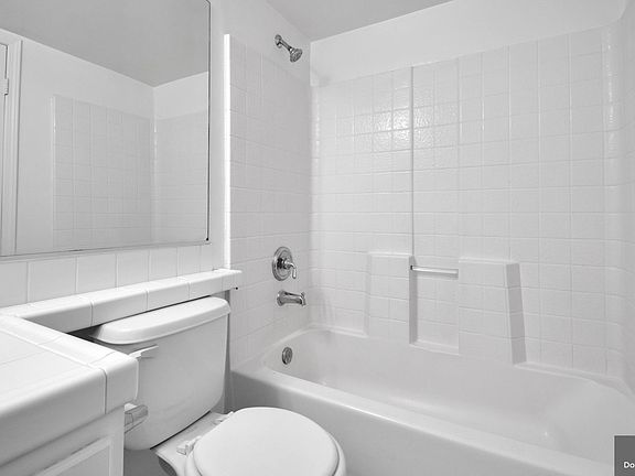 4th image of 17736 Superior St