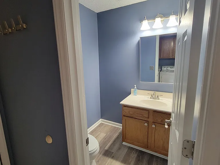 6107 Colchester Ln — Photo 10