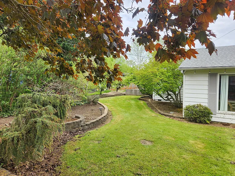 985 Ratcliff Dr SE — Photo 2