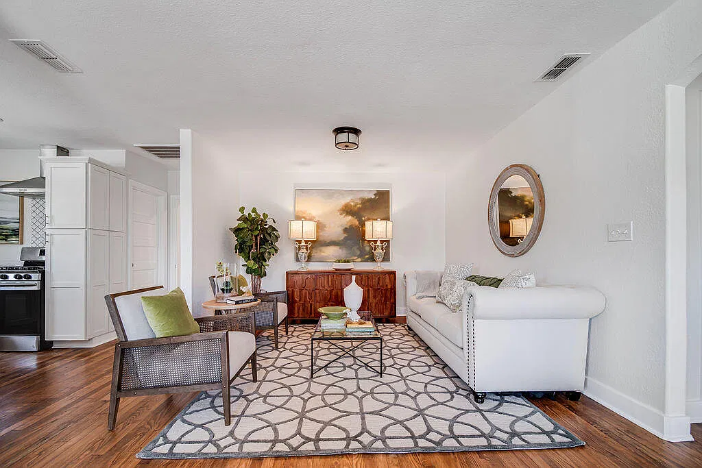 3 bed, 2.5 bath, 2081 sqft, $3,500 — Photo 3