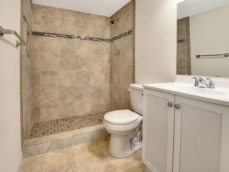 220 N Idlewood Ave #101 — Photo 9
