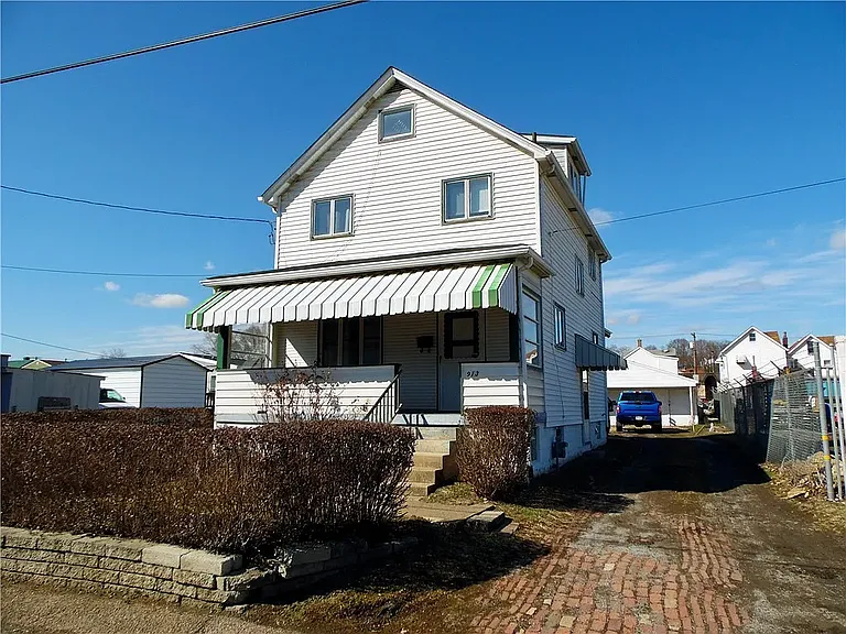 913 Nelson St — Photo 4
