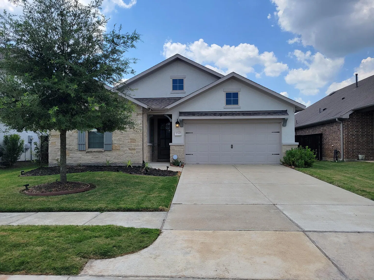 4 bed, 3.0 bath, 2298 sqft, $2,795 — Photo 1