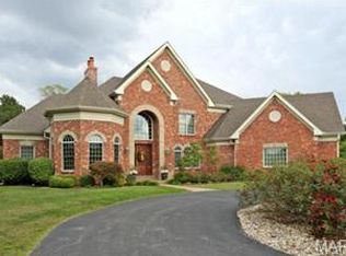 1448 Topping Rd, Saint Louis, MO 63131