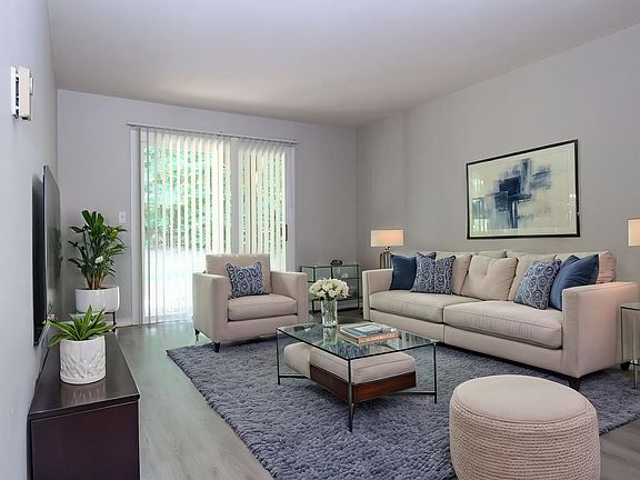 4th image of 29 Center Rd Unit 3