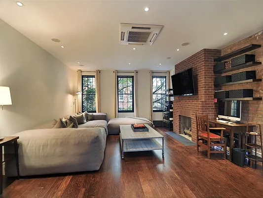 Sold by Sotheby's International Realty | media 3