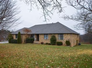 960 S Mumford Dr, Springfield, MO 65809