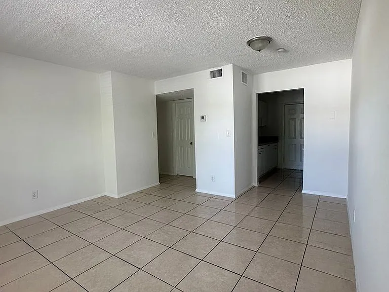 5961 SW 41st St — Photo 3
