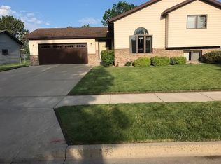 3108 Devon Dr, Bismarck, ND 58504