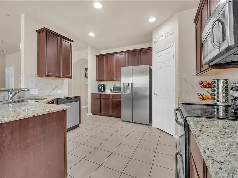 1820 Christopher Creek Dr — Photo 11