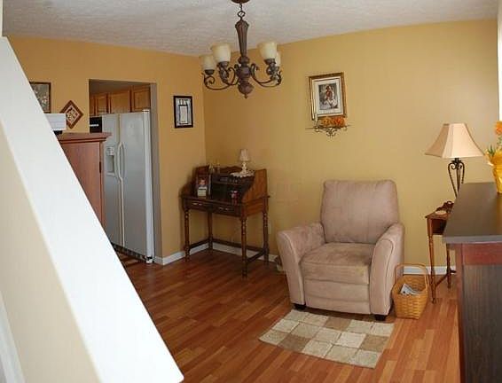 4th image of 5876 Whitehaven Dr