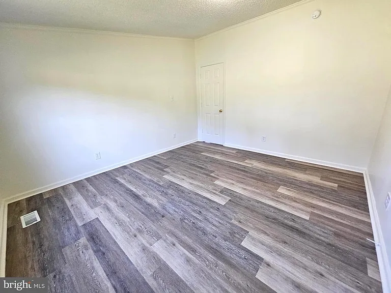 8099 James Monroe Hwy — Photo 12