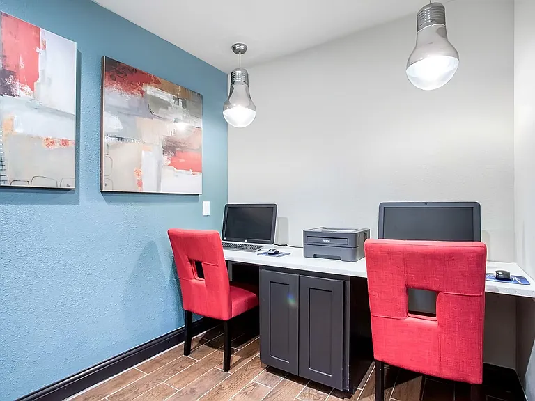 Pinehurst Place Apartments — Photo 26
