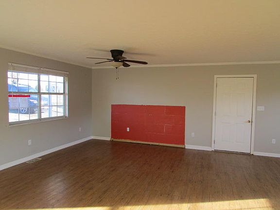 2nd image of 155 Lakeview Cove Dr