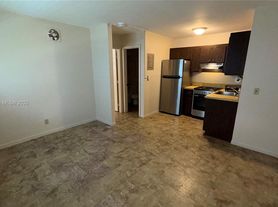 2400 SW 42nd Ave, Fort Lauderdale, FL
