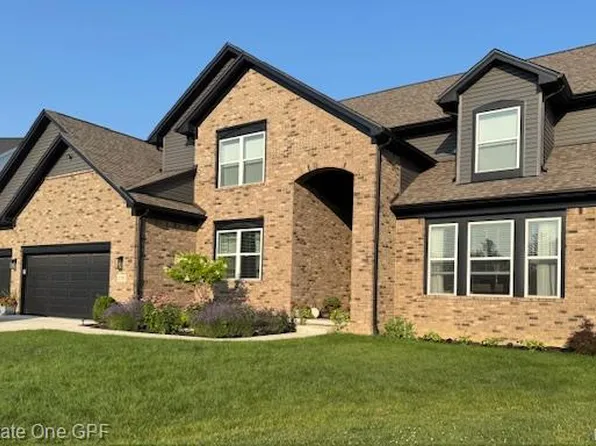 12797 Woodland Ct, Southgate, MI 48195