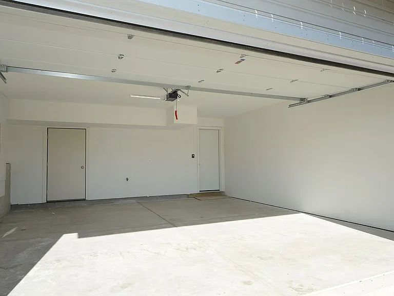 214 N Walnut St — Photo 57
