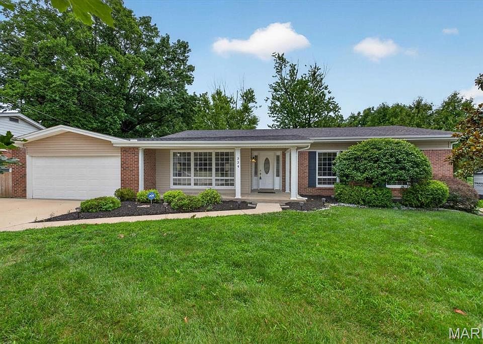 1st image of 334 Country Club Dr