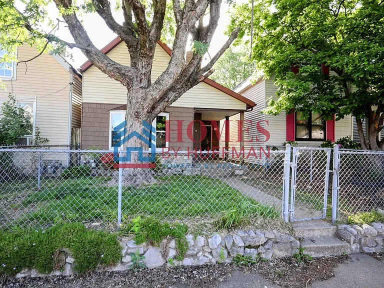 1219 Harriet St — Photo 1