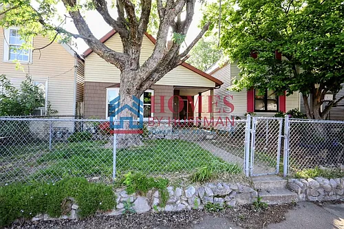1219 Harriet St Photo 1