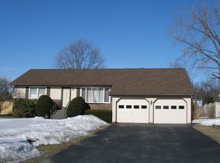 20 Concord Dr, Schenectady, NY 12309