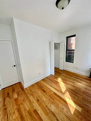 Rented by Max Apt LLC | media 8