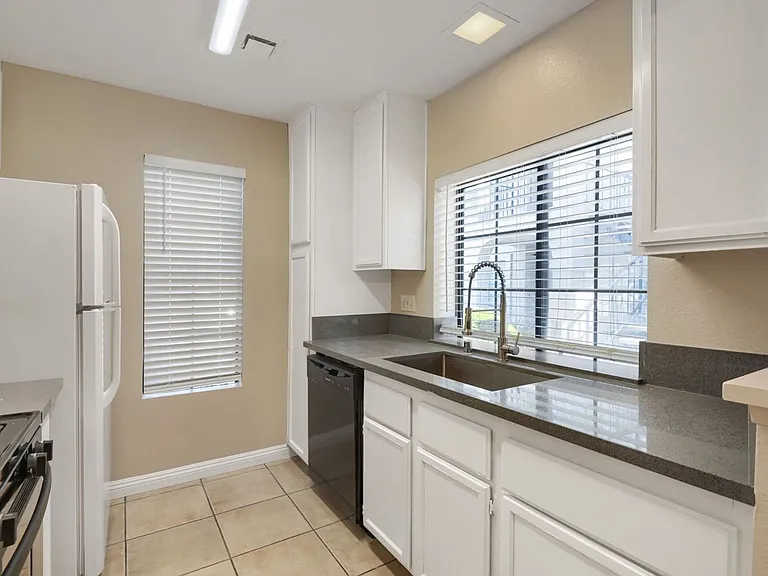 4860 Nara Vista Way #102 — Photo 9