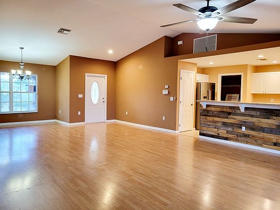 5th image of 4109 NE 15th Pl