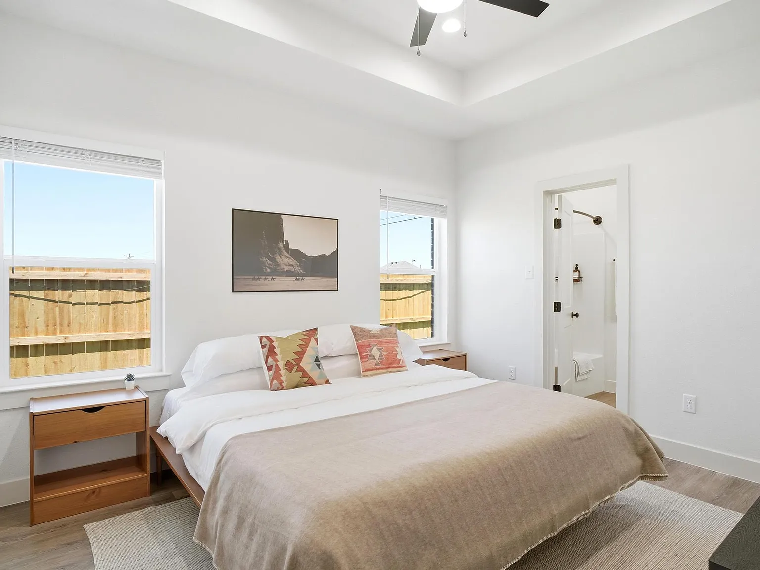 3 bed, 1418 sqft, $5,000 — Photo 2