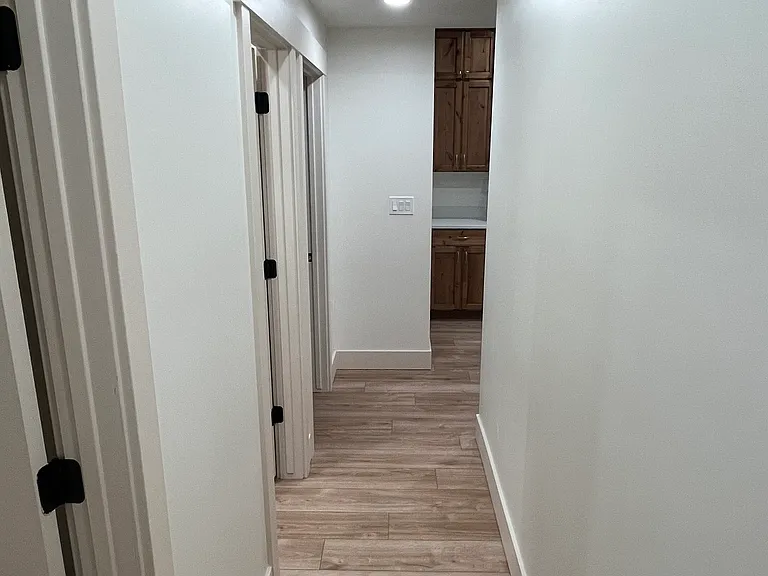818 W Manor Crest Ln #BASEMENT — Photo 18