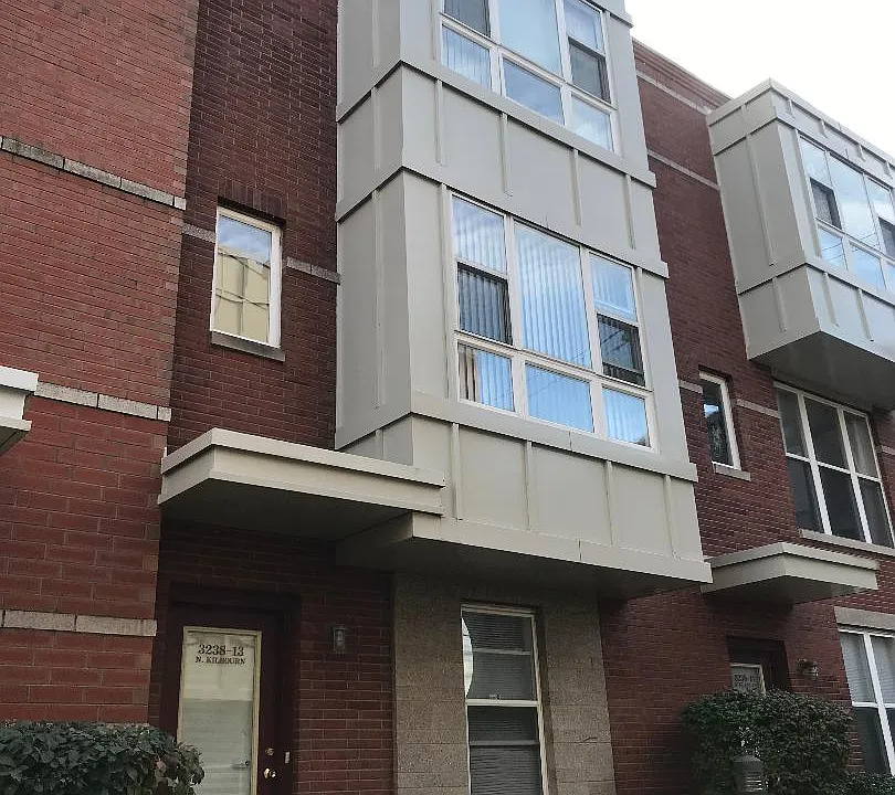 3238 N Kilbourn Ave #13