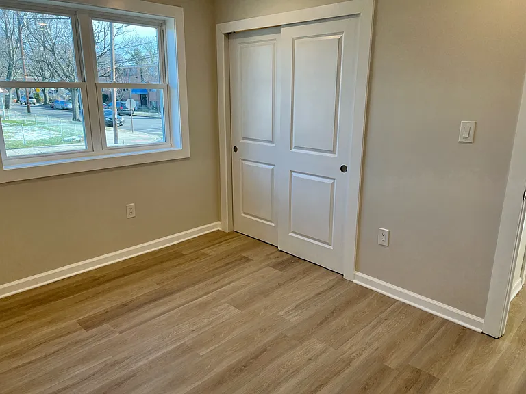 300 59th St NE #3 — Photo 7
