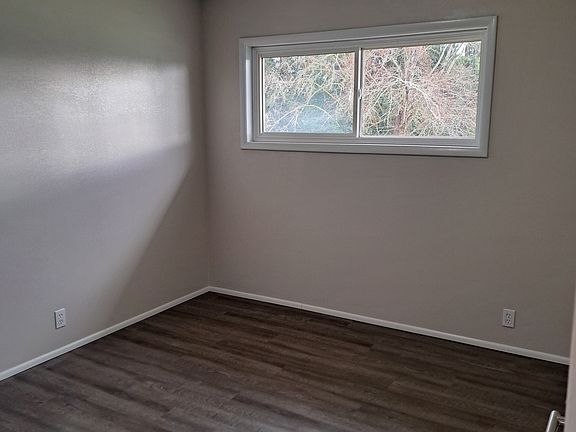 5th image of 906 N Blakeley St