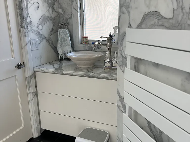 Guest Bathroom 2