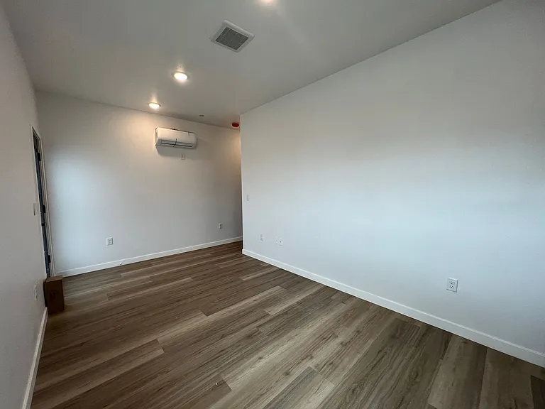 5526 Blackwelder St — Photo 9