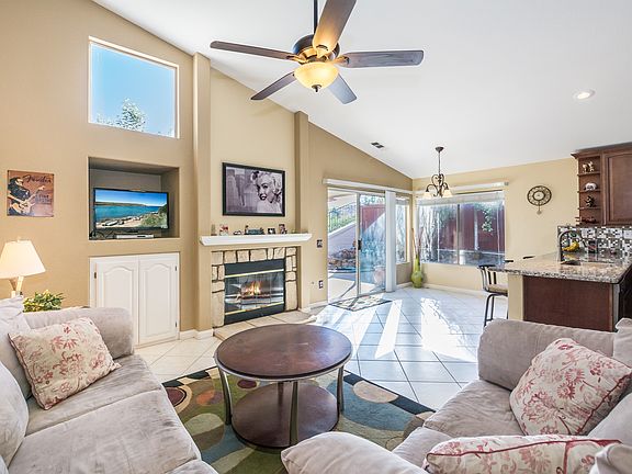 5th image of 44720 Lorraine Dr