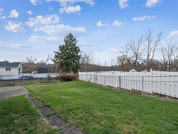 4th image of 942 Shadycrest Rd