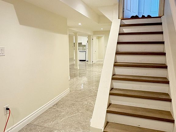 2nd image of 25 Emmitt Rd #Basement