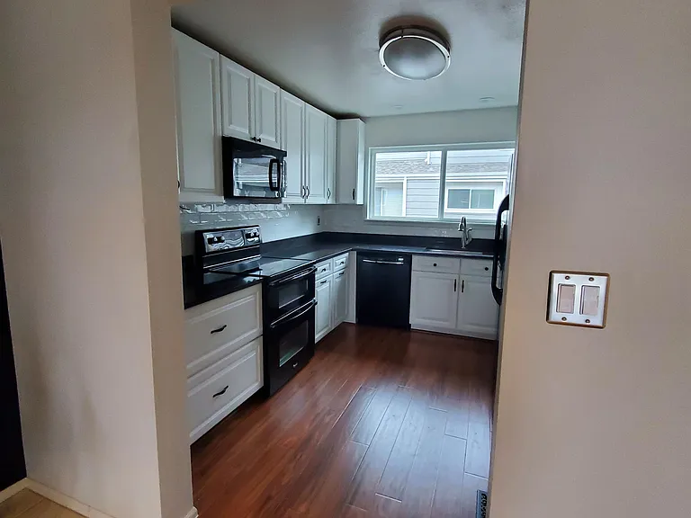 133 Blue Spruce Ct — Photo 2