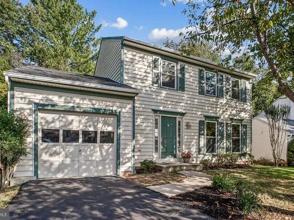 14374 Nandina Ct, Centreville, VA 20120